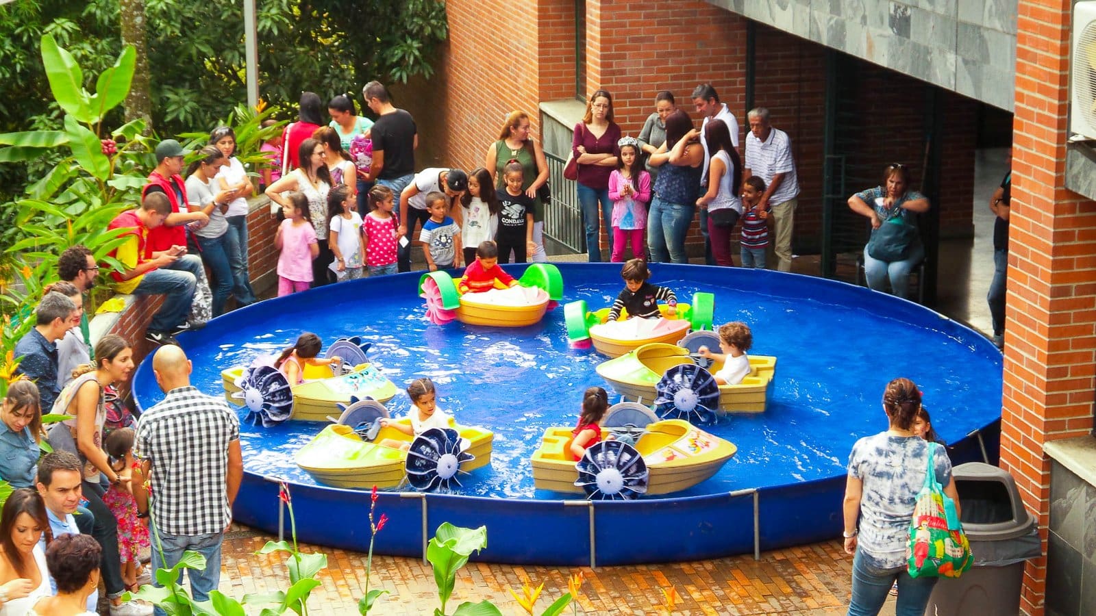 botes-chocones_pony-park_01.jpg