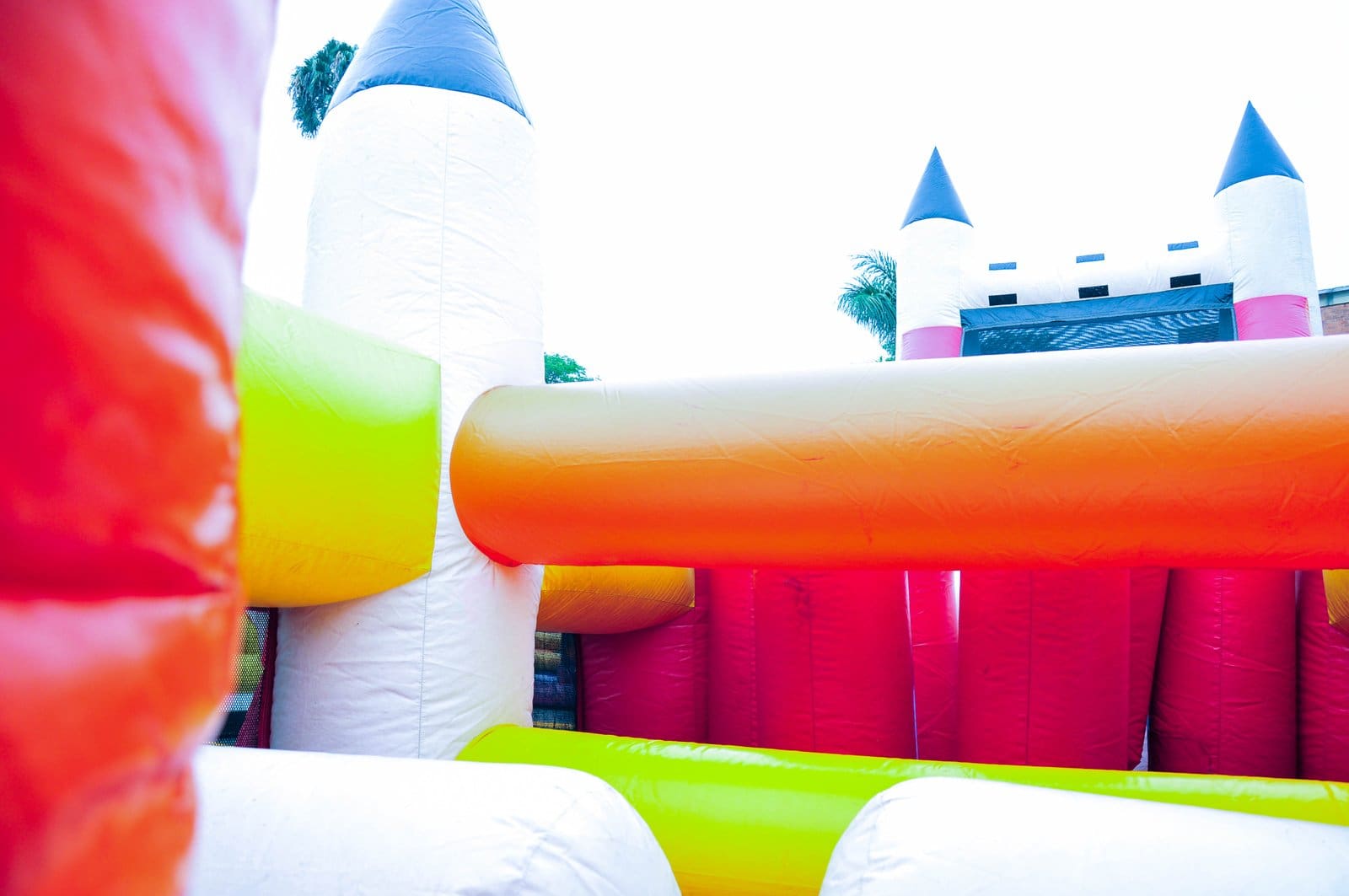 castillo-espacial-inflable_pony-park_06.jpg