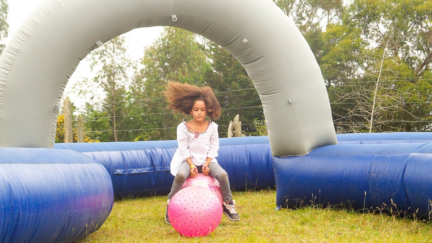 pista-inflable-con-bolas-de-caucho_pony-park_02.jpg
