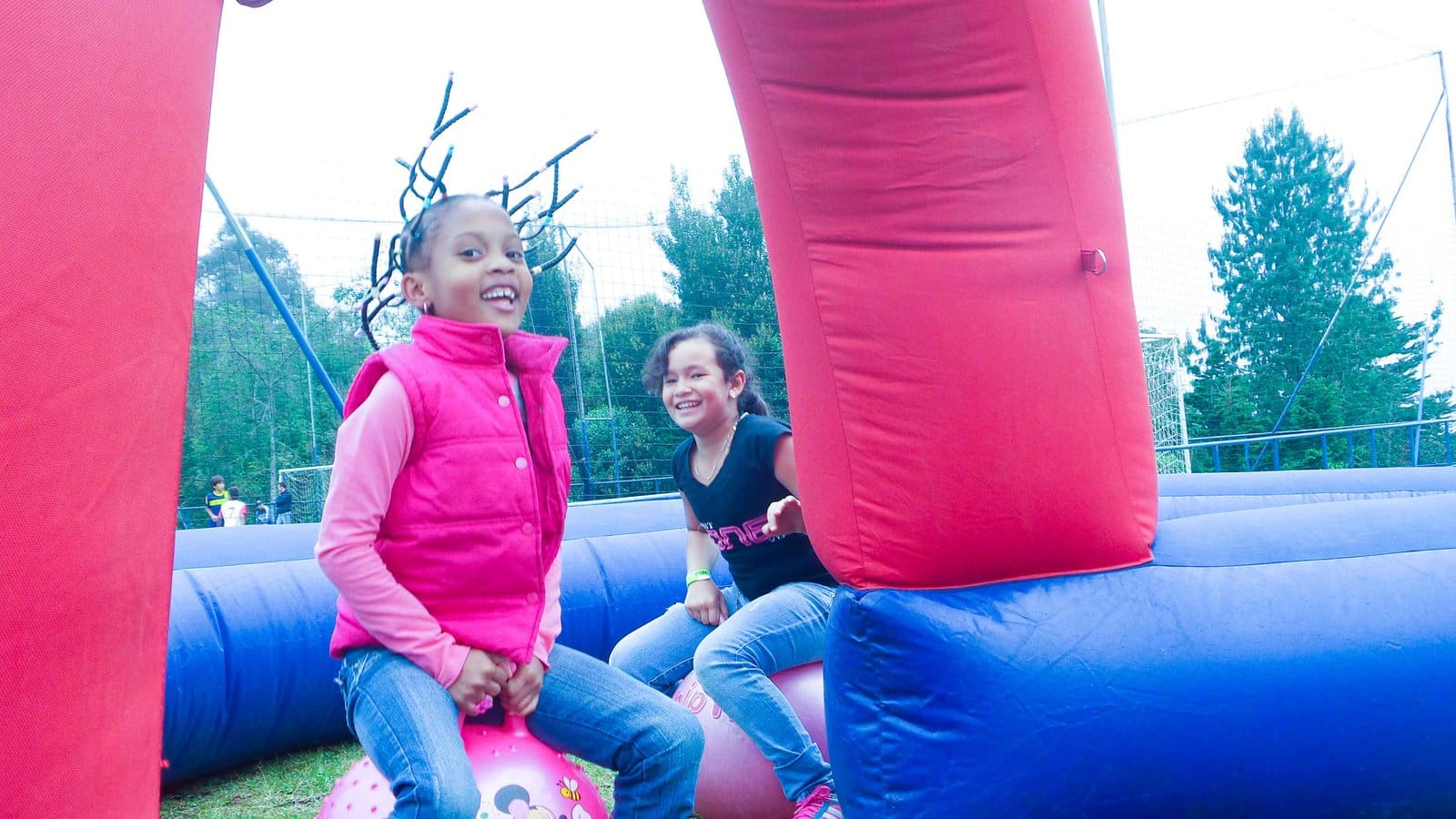 pista-inflable-con-bolas-de-caucho_pony-park_03.jpg