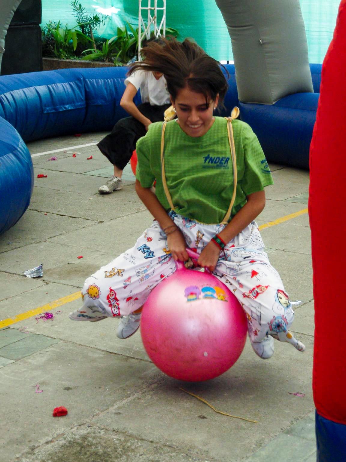 pista-inflable-con-bolas-de-caucho_pony-park_05.jpg