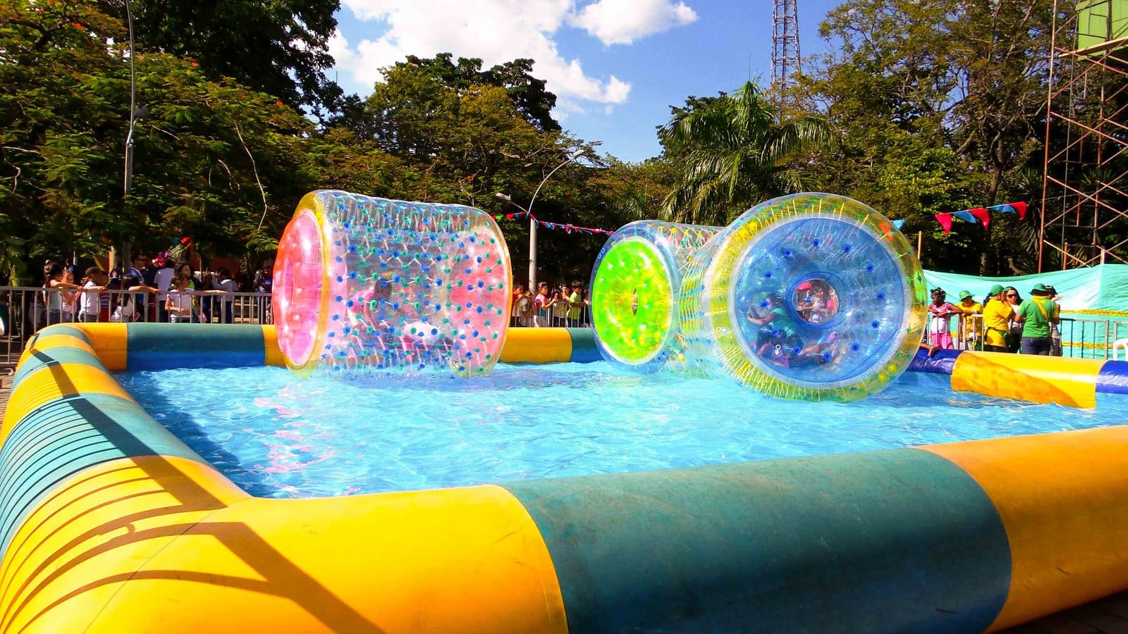 rollos-acuaticos_pony-park_03.jpg