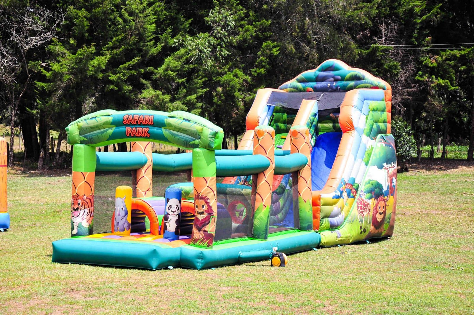 safari-inflable_pony-park_02.jpg