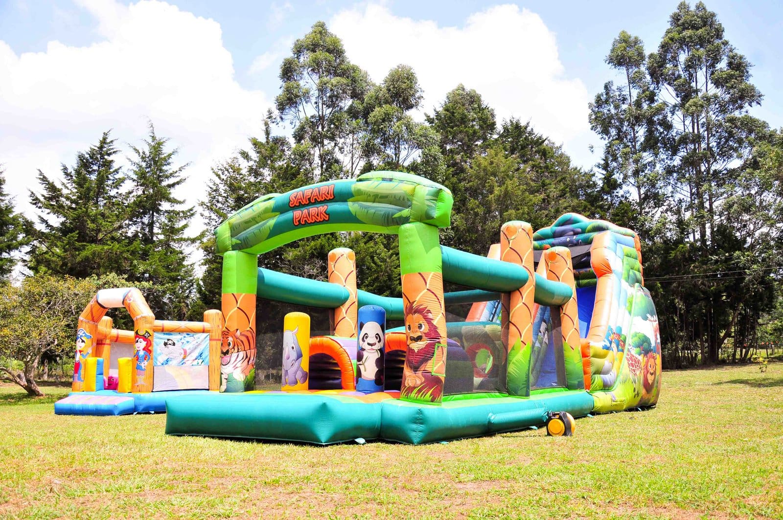 safari-inflable_pony-park_03.jpg