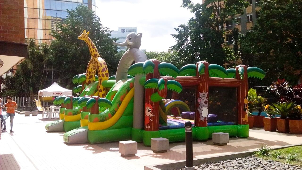 zoologico-inflable_pony-park_01.jpg