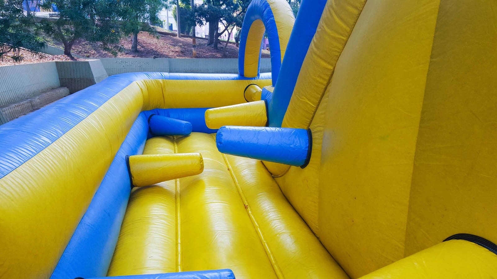 megalaberinto-inflable_pony-park_05.jpg