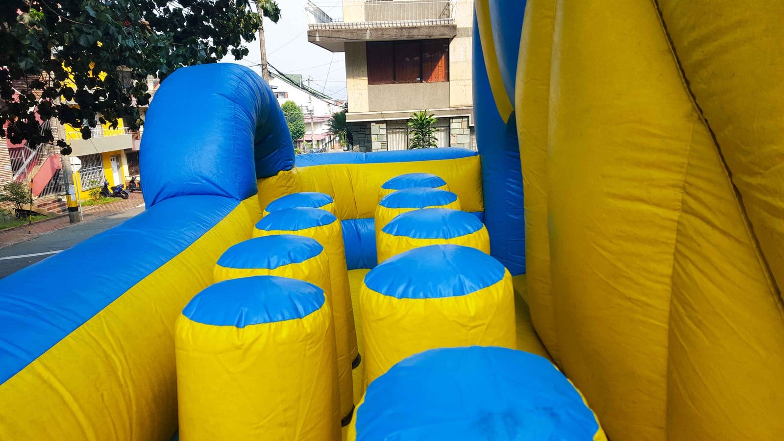 megalaberinto-inflable_pony-park_06.jpg