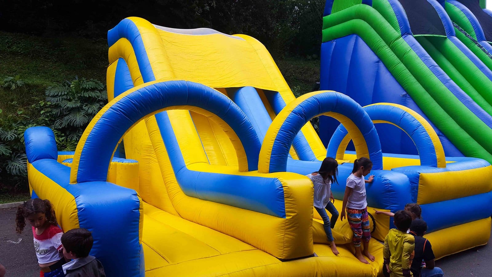 megalaberinto-inflable_pony-park_08.jpg