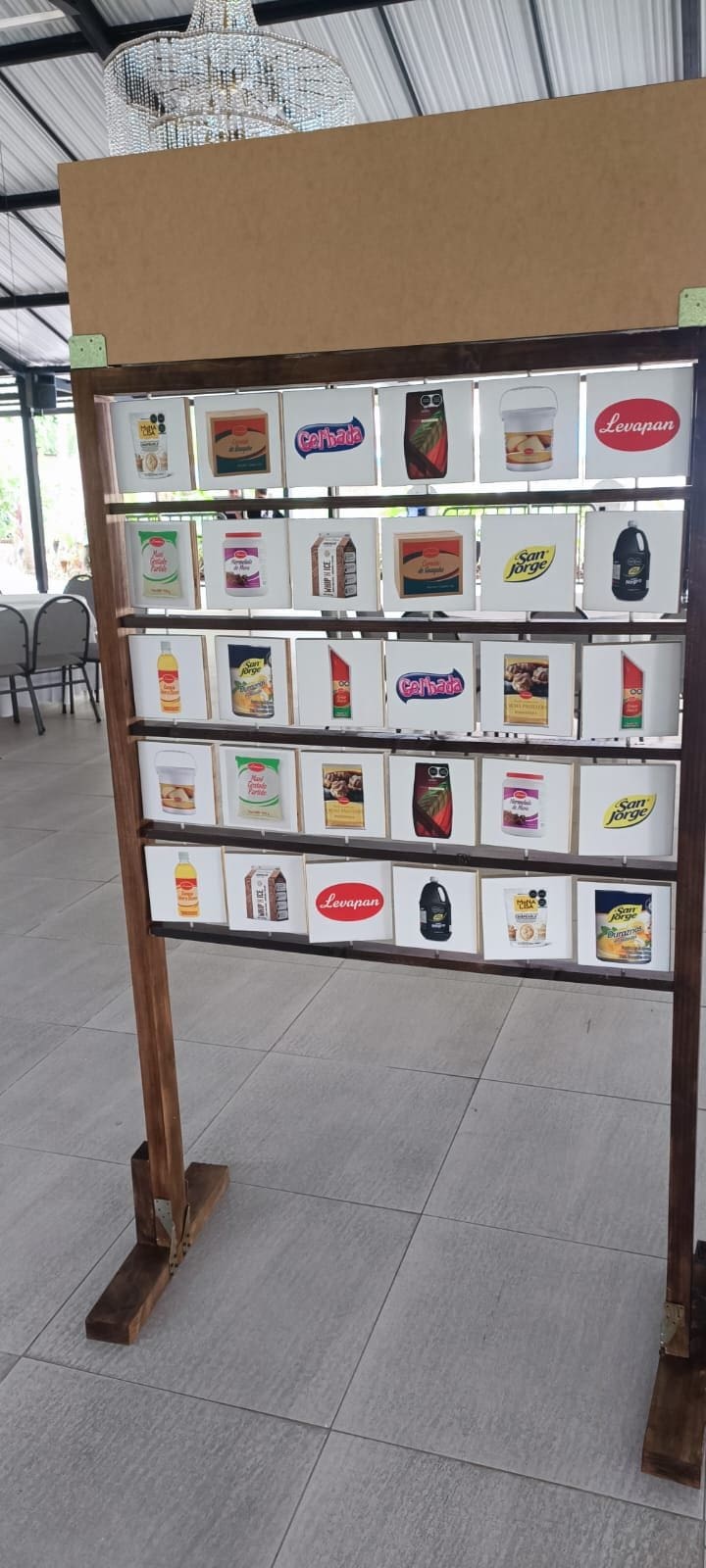 Concéntrese gigante 03 Concéntrese gigante con imágenes de productos para una activación de marca